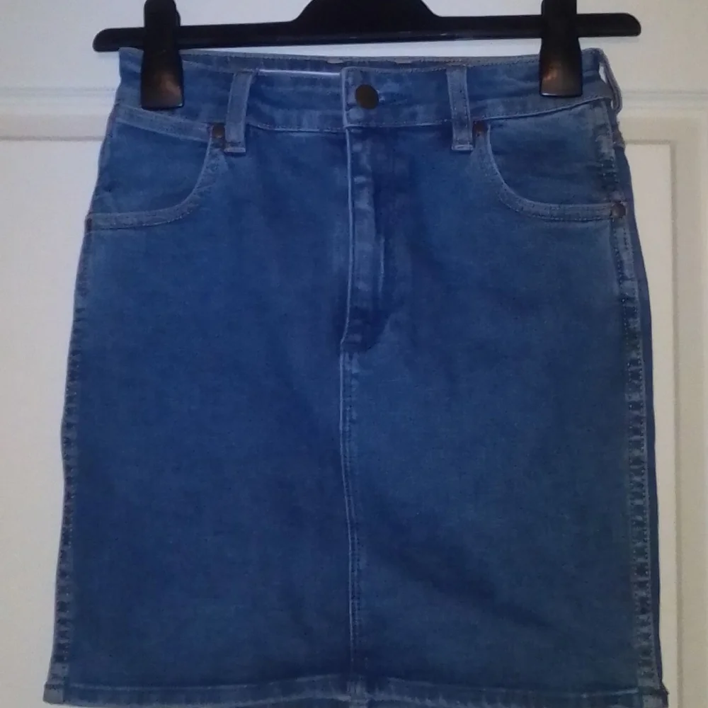 Women's Wrangler Hi Mini Skirt Denim Size 8 - Picture 1 of 5